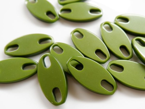 画像3: ドイツヴィンテージ・プラスチック【E.カーキ】ダブルホール・コネクター10個 (3)