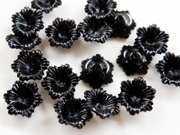 画像3: ドイツ製 ルーサイトパーツ・ブラック・フラワー15ミリ　8個 (3)