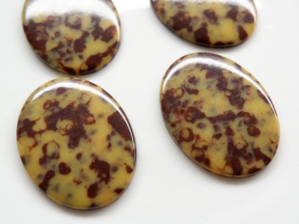 画像3: ドイツヴィンテージのカボション【オーカー】 40×30ミリ　1個 (3)