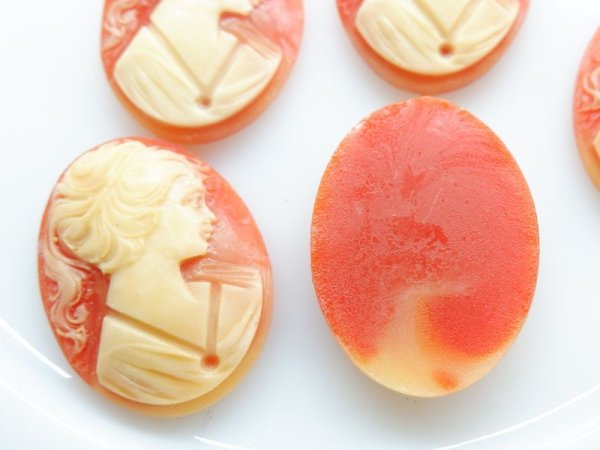 画像3: ヴィンテージ　女性のカメオ40×30ミリ【ストーンのセットできる朱色-A】　1個　　オレンジ　カーネリアン (3)