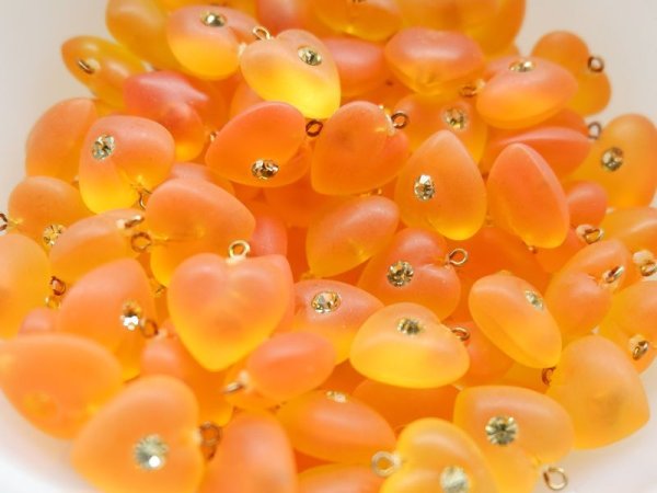 画像3: ドイツヴィンテージ　ルーサイト系オレンジのハートチャーム4個 (3)