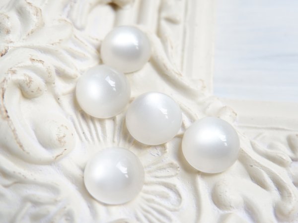 画像2: ヴィンテージルーサイト系カボション・ムーングロウ【ラウンド・ホワイト12ミリ】 2個 (2)