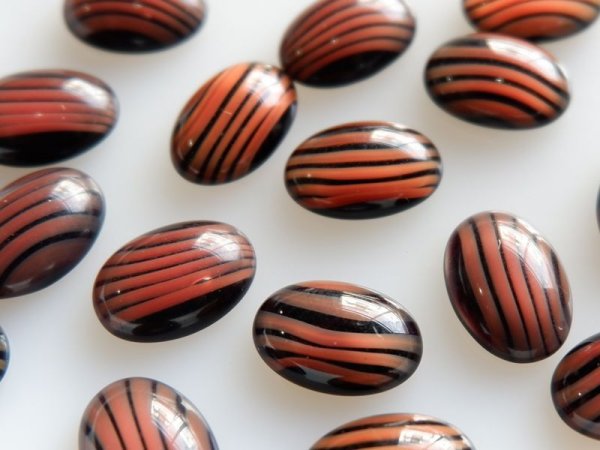 画像3: ドイツヴィンテージ　ガラスカボション　【オーバル・ブリック×ブラックストライプ】14×10ミリ　2個 (3)