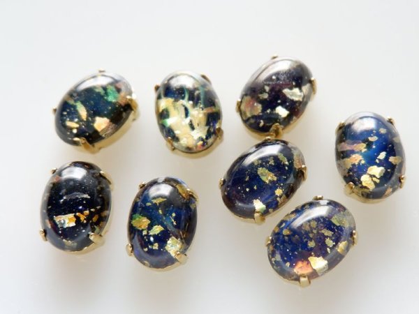 画像2: チェコヴィンテージ　【ブルーオパール14×10mm】縫い付け用台座付き2個　ファイヤーオパール (2)