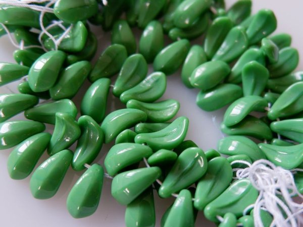画像3: チェコヴィンテージ　リーフビーズ（6.5×3.6ミリ）25個 (3)