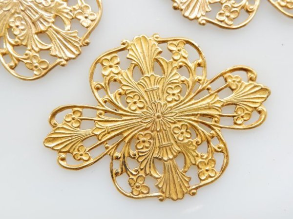 画像2: ヴィンテージ　ゴールドメッキ【シンメトリーフィリグリー】1個　ハスケルパーツ (2)