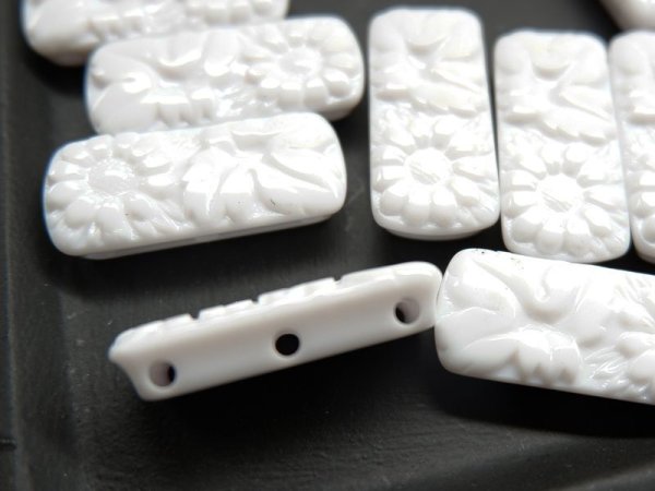 画像3: ジャパンヴィンテージ　プラスチックフラワー3連用ビーズ　３つ穴【ホワイト】10個 (3)