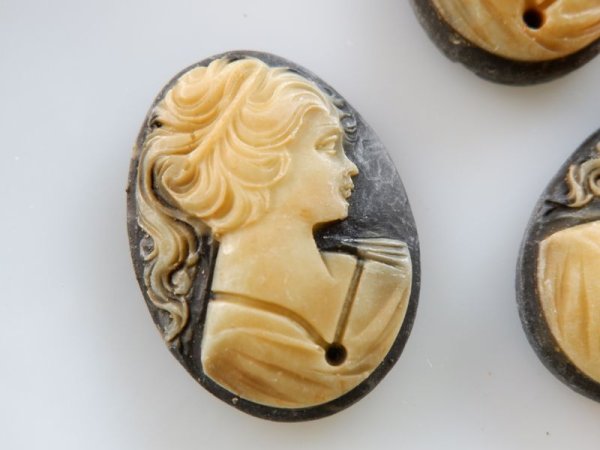 画像5: ヴィンテージ　女性のカメオ40×30ミリ【ストーンのセットできるブラック】　1個 (5)