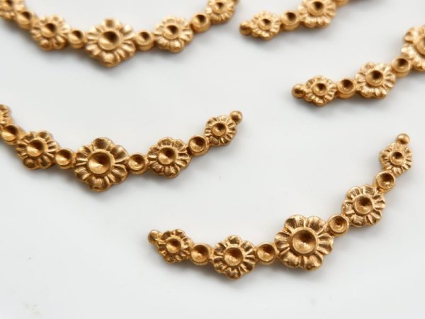 画像3: ヴィンテージ真鍮製パーツ【ストーンのセットできるフローラルバー】2個 (3)