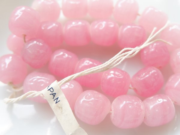 画像5: ジャパンヴィンテージ　ガラスビーズ　バロック型渦巻ピンクのビーズ　約11mm 22粒 (5)