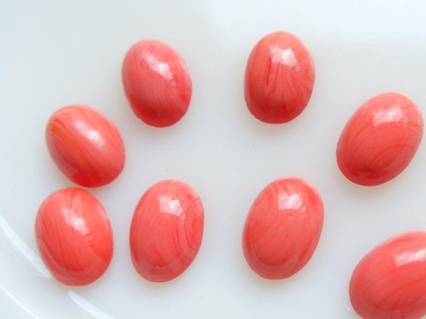 画像2: チェリーブランド　ジャパンヴィンテージ　ガラスカボション【コーラル・オーバル18ミリ弱】2個 (2)