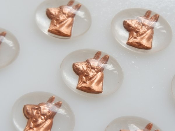 画像2: ヴィンテージ・アクリルカボション【ジャーマンシェパード・カッパー】2個 (2)