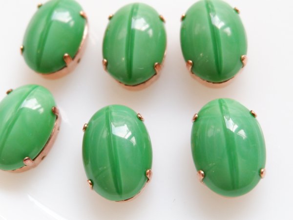 画像2: ドイツヴィンテージ　ガラスカボション＋縫い付け用台座【グリーン・ライン】2個　18×13ミリ (2)