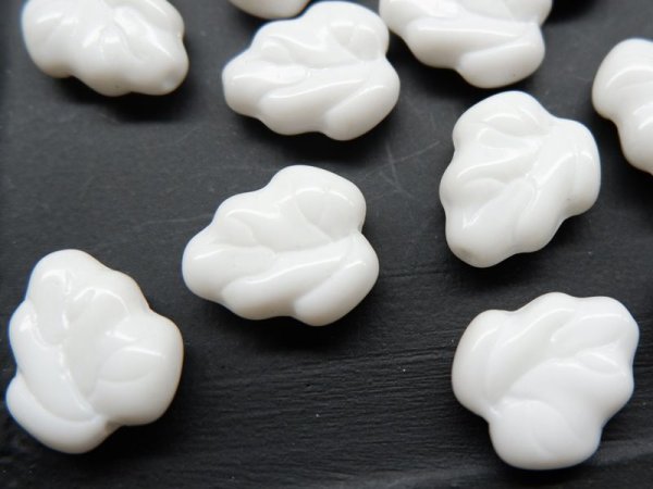 画像2: チェコヴィンテージ・ガラスビーズ【ラージリーフ・ホワイト18ミリ】10個 (2)