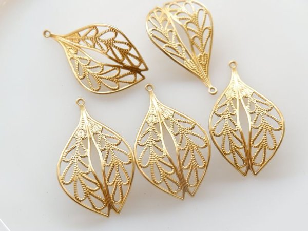 画像2: ヴィンテージUSA真鍮製　大きめリーフ状フィリグリー・ドロップ　　2個 (2)