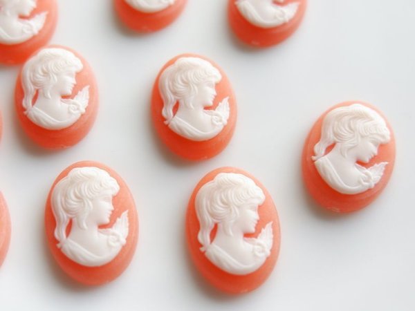 画像3: ドイツヴィンテージ　朱色の女性のカメオ　18×13ミリ　2個セット (3)