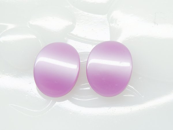 画像2: ヴィンテージルーサイト系カボション・ムーングロウ【オーバル18×14ミリ・薄パープル】 2個 (2)