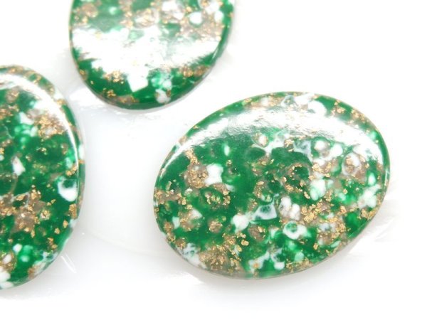 画像3: ドイツヴィンテージのカボション【グリーン】 40×30ミリ　1個 (3)