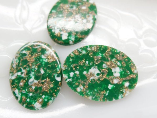 画像5: ドイツヴィンテージのカボション【グリーン】 40×30ミリ　1個 (5)