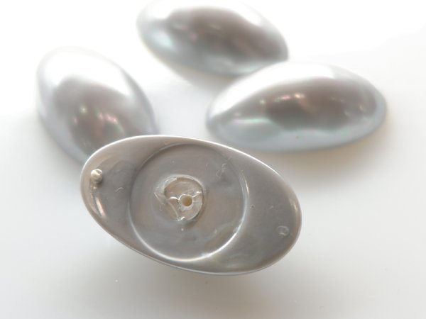 画像3: ジャパンヴィンテージ・プラスチック・パールカボション【ライトグレー】34ミリ　2個 (3)