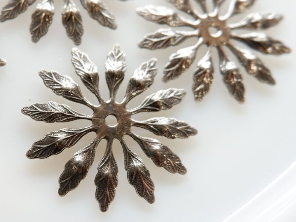 画像3: ミリアムハスケルデッドストック【12リーフサークル　銀古美色】1個　　ハスケルパーツ (3)