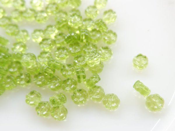 画像2: チェコヴィンテージ　ガラス製フラワービーズ【オリーブ　20個】 (2)