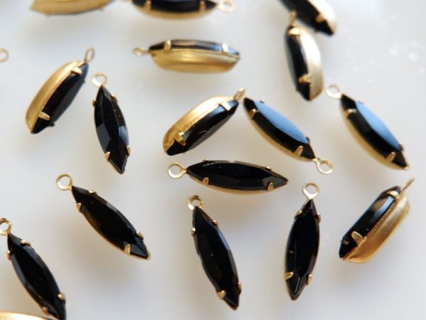 画像2: ヴィンテージスワロフスキー　ラインストーン＋カン付きセッティング【ジェット・黒】2個　15×4mm (2)