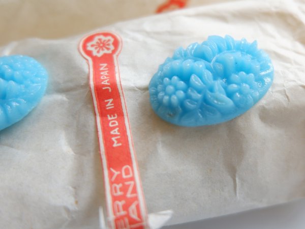 画像3: ジャパンヴィンテージ　チェリーブランド　ガラス製フラワーカボション【みずいろ】25×18mm 1個 (3)