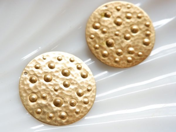 画像3: USA真鍮製 　ラウンド・ラージ・フラットドット・ドロップ33ミリ　2個　　　 (3)