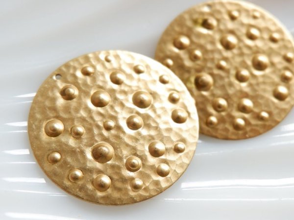 画像2: USA真鍮製 　ラウンド・ラージ・フラットドット・ドロップ33ミリ　2個　　　 (2)