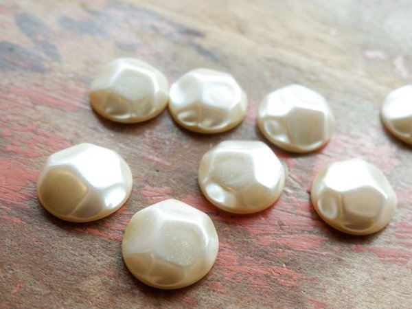 画像3: ジャパンヴィンテージ・プラスチック・バロックパールカボション19ミリ　2個 (3)