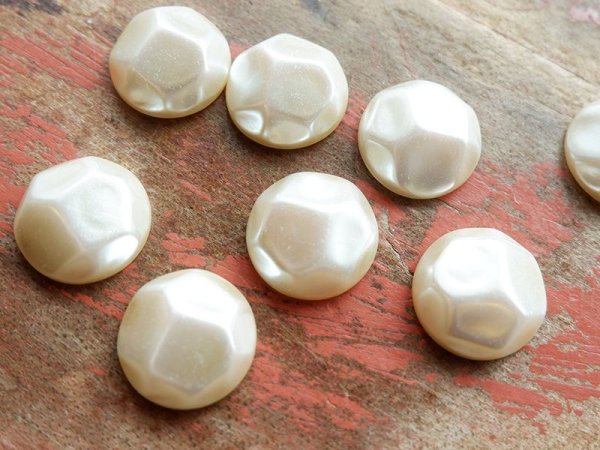 画像2: ジャパンヴィンテージ・プラスチック・バロックパールカボション19ミリ　2個 (2)