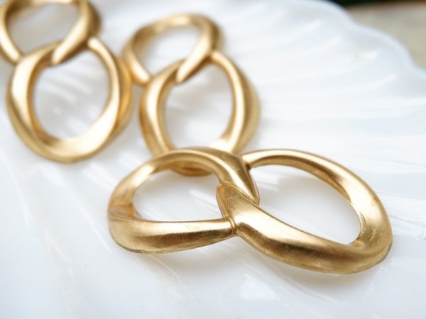 画像2: USA真鍮製 　8の字パーツ【55ミリ】1個 (2)