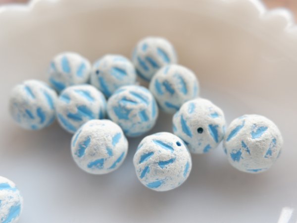 画像2: ドイツヴィンテージ　ルーサイト系ビーズ【マットホワイト＆ブルー14.5ミリ】10個 (2)