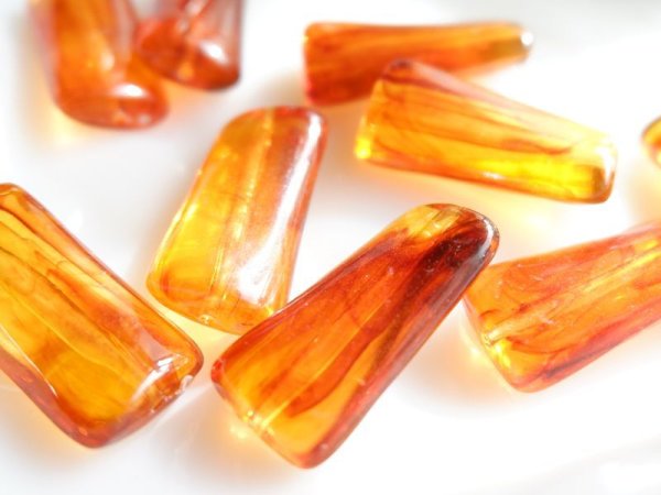 画像2: ヴィンテージ・ルーサイト系　ネジレ・レクタングルブラウンビーズ　10個 (2)