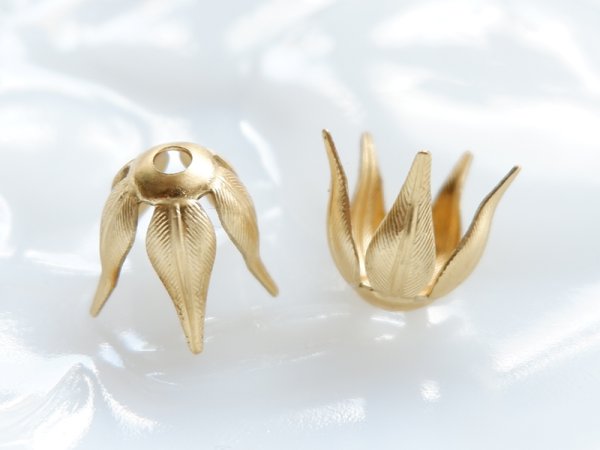 画像3: USA真鍮製ビーズキャップ　 お花のガク　2個　 (3)