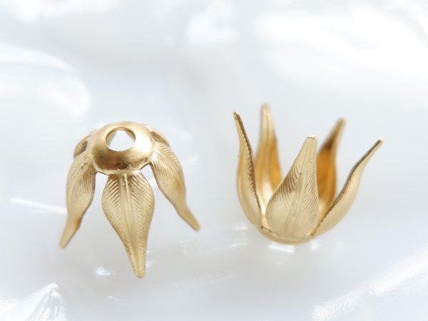 画像2: USA真鍮製ビーズキャップ　 お花のガク　2個　 (2)