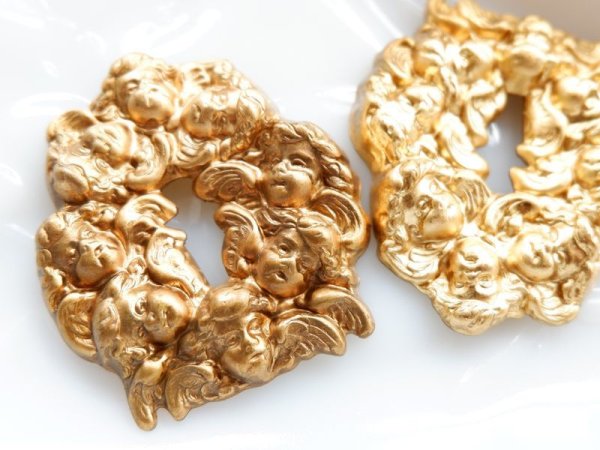 画像3: USA真鍮パーツ　8人の寄り添った天使たち　スタンピング　1個 (3)