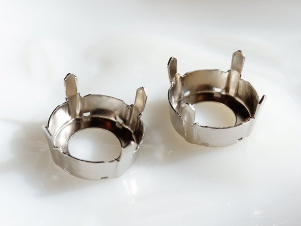 画像3: USA真鍮製ヴィンテージ　20ミリラウンド用・シルバー色縫い付け用セッティング　2個 (3)