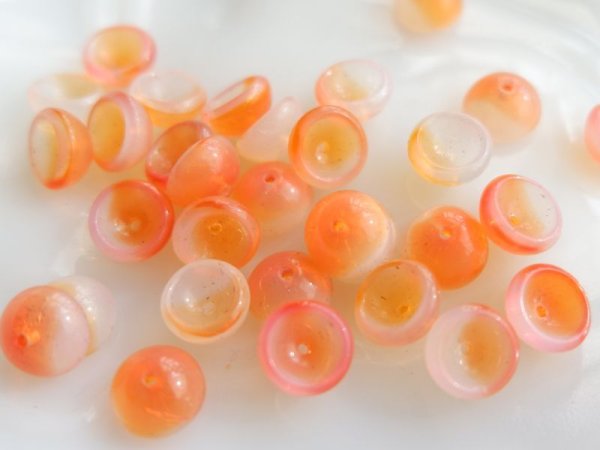 画像3: ドイツヴィンテージ　ビーズキャップ型　ガラスビーズ【オパールオレンジ 8.5mm】30個 (3)