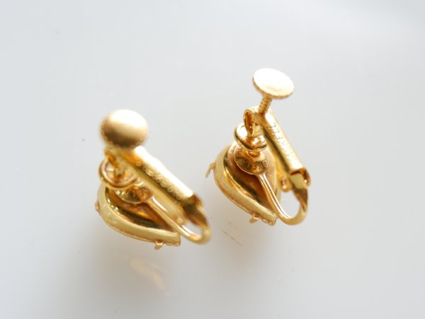 画像1: ミリアムハスケル【ラインストーンセッティング・イヤリング　14×10ミリ　マットゴールド】1ペア (1)