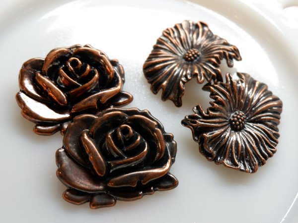 画像2: 1点限りドイツヴィンテージ・銅古美色ペンダントトップ　4個セット (2)