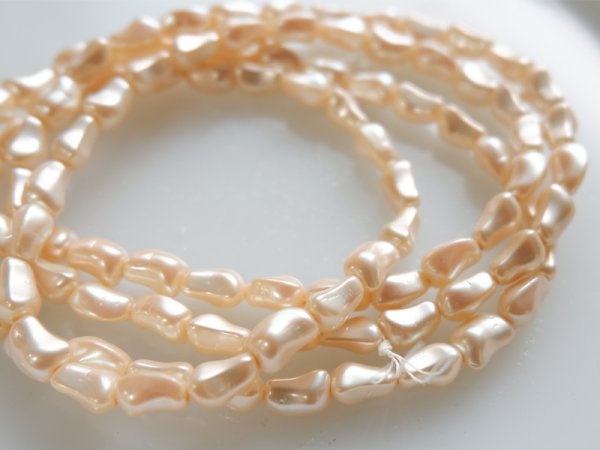 画像2: ジャパンヴィンテージ　バロックガラスパール1本　約98粒　約70センチ (2)