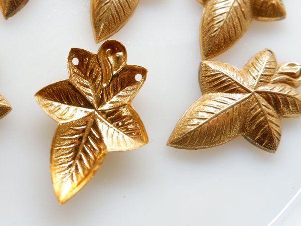 画像4: ミリアムハスケル　ロシアンゴールド【リーフ穴開き】2個　ハスケルパーツ (4)