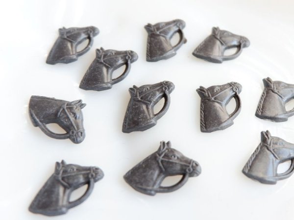 画像3: ヴィンテージ　プラスチック製ホースヘッド・チャコールグレー　4個 (3)