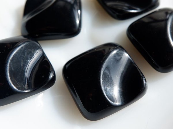 画像2: ジャパンヴィンテージ　プラスチック製カボション【スクエアブラック23ミリ】2個 (2)