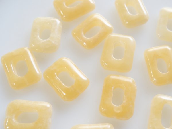 画像2: ヴィンテージ天然石ビーズ【イエロー系めのう？　約20×15ミリ】2個 (2)