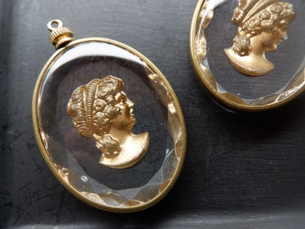 画像3: ドイツ ヴィンテージ　ガラスカメオ・セッティング付き【ゴールド　40×30ミリ】　1個 (3)
