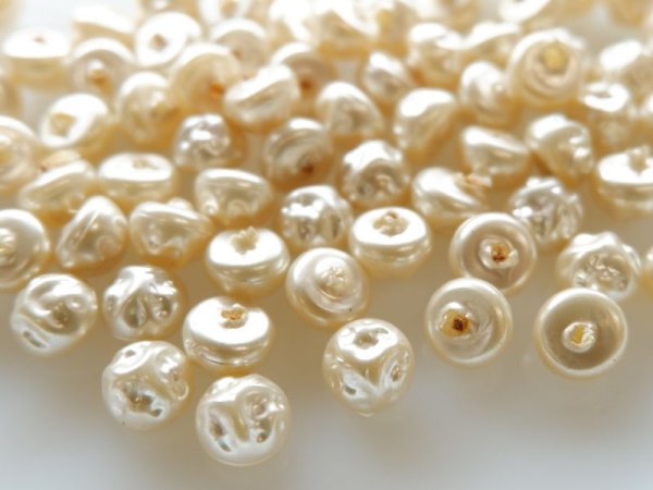 画像2: ジャパンヴィンテージ・プラスチックベース・バロックパールのカボション　10個　ss39 (2)