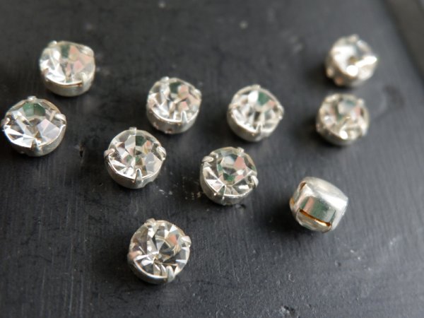 画像2: ヴィンテージ・スワロフスキー　縫い付け用ラインストーン【クリアー・ss34】4個 (2)